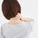 顎関節症と肩こりの関係